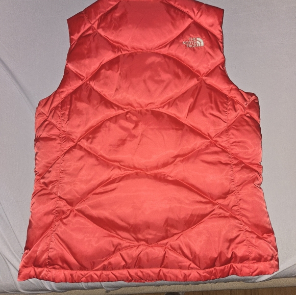 Beautiful, WARM down vest from The North Face - L - Picture 3 of 7